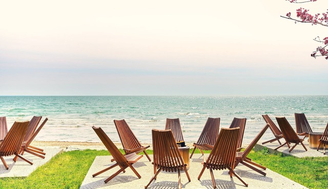 Suite 214: Beautiful 3-Bedroom Beachfront Townhouse