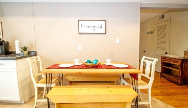 Suite #3 - 2 Bed 1 Bath Suite at Suites on 3rd