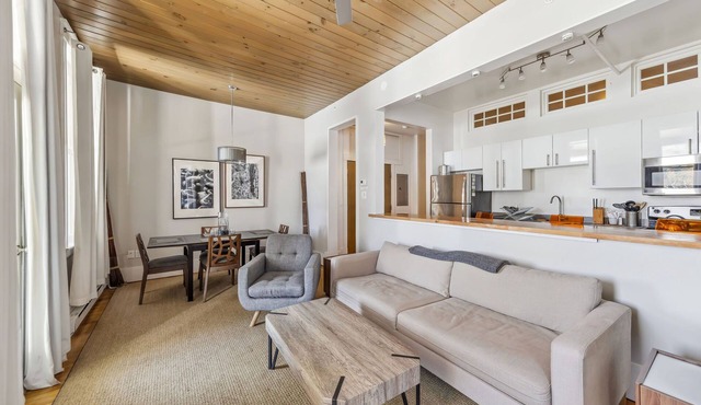 Suite 3- Not Pet Friendly