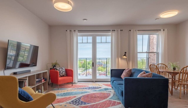 Suite 304 - 470 Main