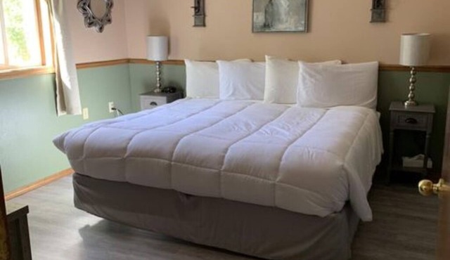 Suite 32 - King Suite