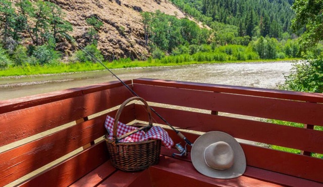 Suite #4 - Klickitat River Inn