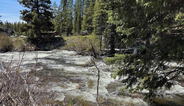 Suite 6 at Deer Haven Lodge: Alpine Escape on Tensleep Creek