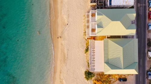 Suite 6 Mogador Residence, 2BR, brand-new, rare & luxury grand case beach