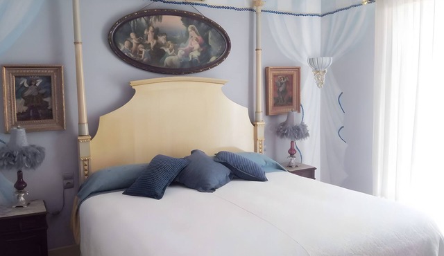 Suite 7 with Mountain Views, Shared Terrace, and Wi-Fi