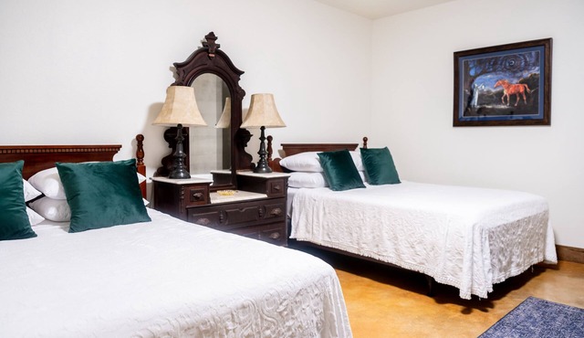 Suite #9- 73 Acres - Horse Oasis - 10min to RoundTop, middle of Austin & Houston