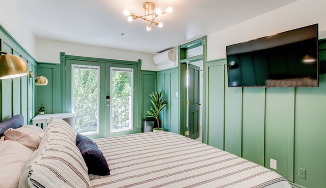 Suite 9 | Historic Art City Inn