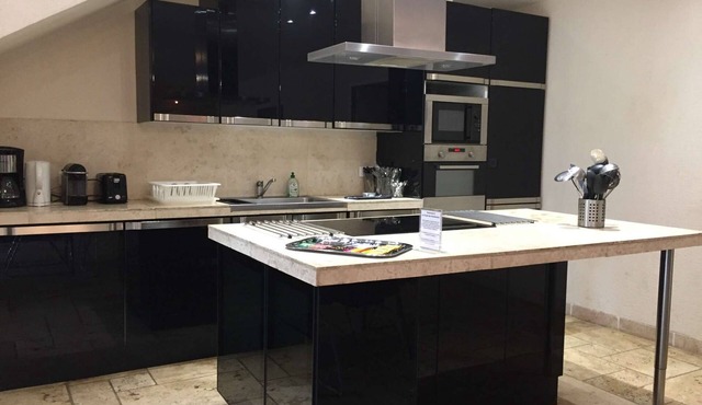 Suite - Appartement HORTENSIA - Rez de jardin Terrasse - Capacity 12 people