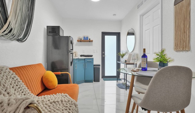 Suite Azul Miami – Private Guest Suite with Patio & Free Parking Near Wynwood