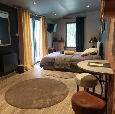 Suite Balnéo en bord de forêt