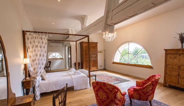 Suite Cèdre, Château Gassies, charm 15 minutes from Bordeaux, up to 4 guests