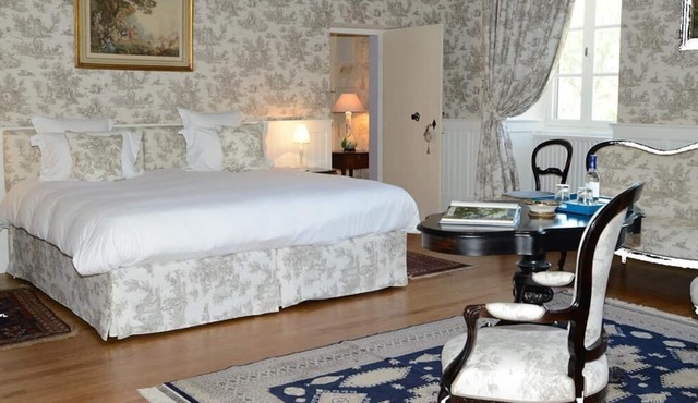 Suite-Connected-Ensuite-Garden view