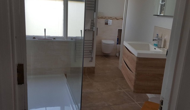 Suite-Connected-Private-Bathroom-City-ViewTopFlat1