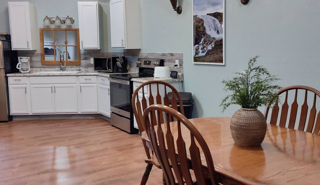 Suite Country Downtown #1 Cozy and Relaxing just mintues from Lake Frances
