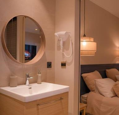 Suite de Luxe Jacuzzi balnéo,King size Bed