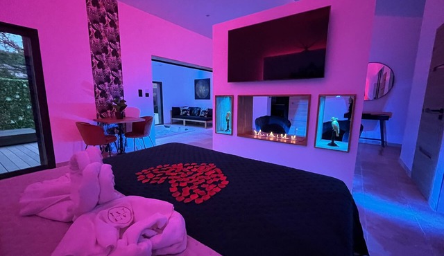 Suite de Luxe Privative de 65 m2 Avec Piscine et spa