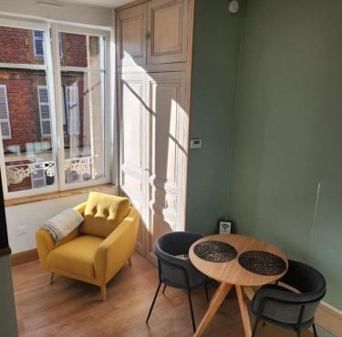 Suite Delvincourt - Rue Calme centre ville - Parking gratuit - Proche Gare