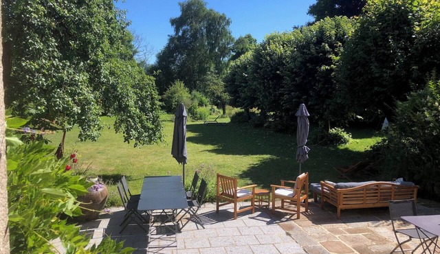 Suite Familiale, Maison D'hôtes et de Culture, Ancien Presbytère, Parc Paysager