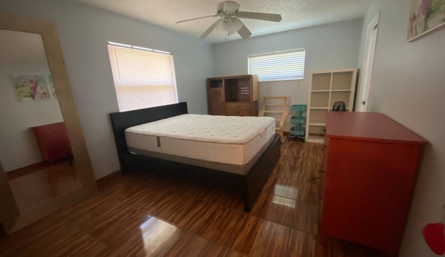 Suite for rent 25 minutes from Disney and 20 minutes from UCF.