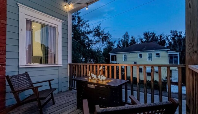 Suite in Heart of Downtown King Beds Forsyth Park - Upper