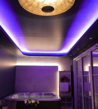 Suite Jacuzzi privatif Li Li et Rose