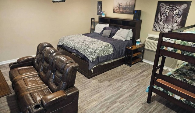 Suite: King Bed, Bunks, Kitchenette