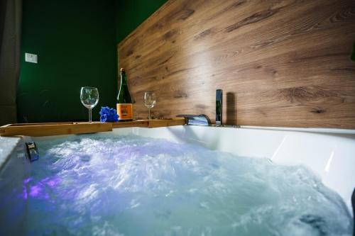 Suite Kozhi - Balnéo privative, Billard, Vidéoprojecteur - Bretagne Sud