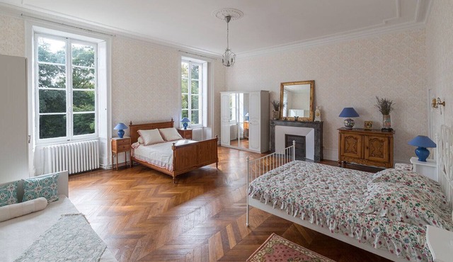 Suite-Luxury-Ensuite-Pool view-4 étoiles