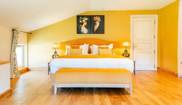 Suite-Luxury-Ensuite with Bath-Park view