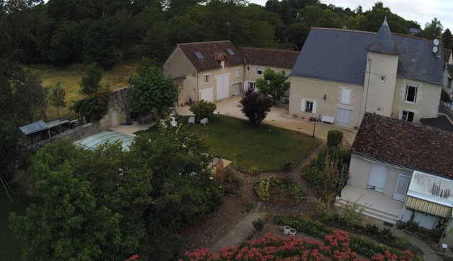 Suite MESANGE & ROUGE GORGE 4 Adults & 2 Children max.