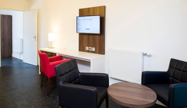 Suite Moderne 100m du Centre|Wifi + Salon Privé