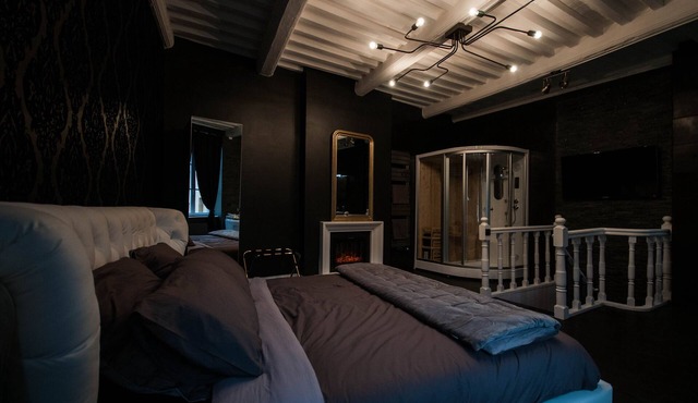 Suite on 3 levels. Spa, jacuzzi, sauna and hammam.