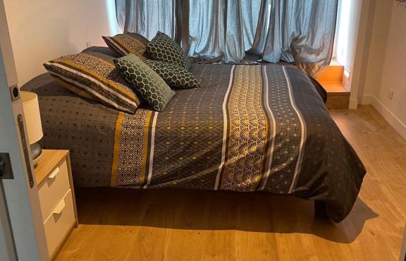 Suite parentale avec salle de bains et toilettes privées
