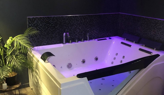 Suite Pour 2 Avec Jacuzzi Privatif