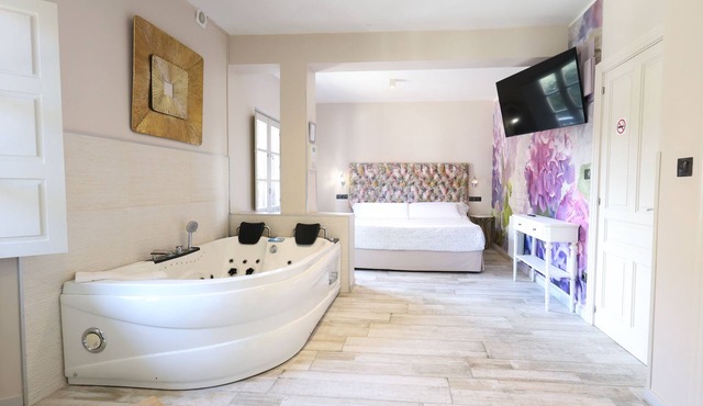 Suite-Premium-Whirlpool bath-Terraza