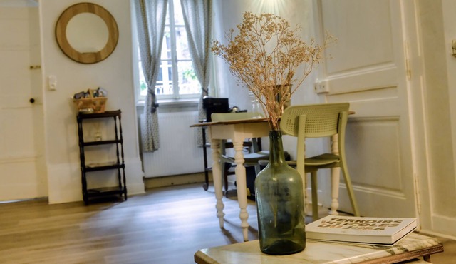 Suite Privée Dans un Élégant Hôtel Particulier au Coeur de Poligny