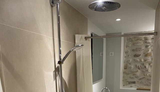 Suite Provencale DE 50m² Entièrement Refait à Neuf
