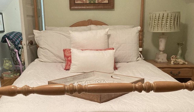 Suite rental in “cottage like” home