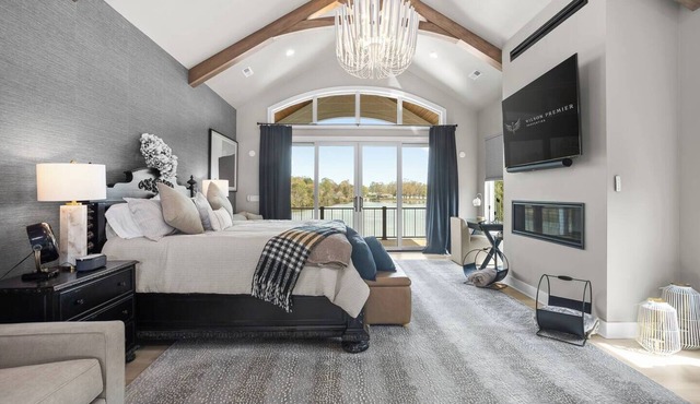 Suite Retreat - Smith Mountain Lake Resort Home