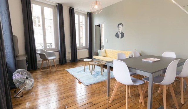 Suite Rimbaud - 6 p. - direct view Rimbaud museum