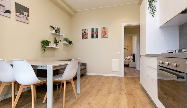 Suite Roma 53 - Two-room apartment in downtown Saronno within walking distance of the station