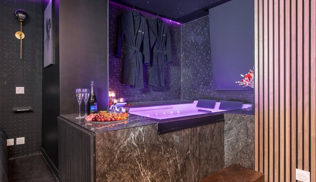 Suite Romantique Avec Jacuzzi Privatif