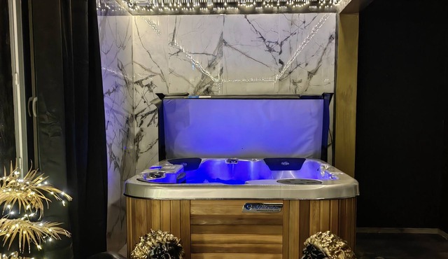 suite ROYAL ROOM by playroom, apartment and spa totally private