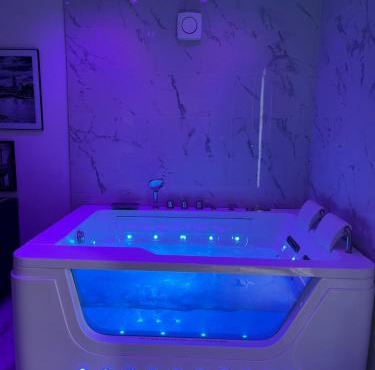 Suite Saint Esteve avec balneo au cœur d'un hameau