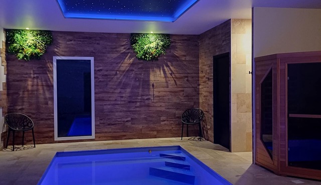 Suite SAPHIR with private spa and pool- Bélénos Suites et Spa