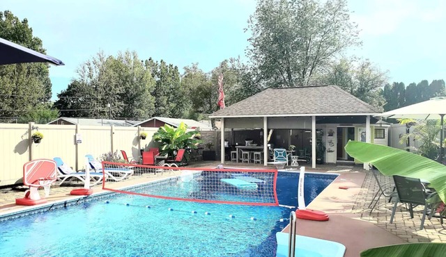 Suite Spot Vacay Oasis by Hershey