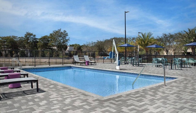 Suite w/Kitchen & Pool Access | Weston Stay