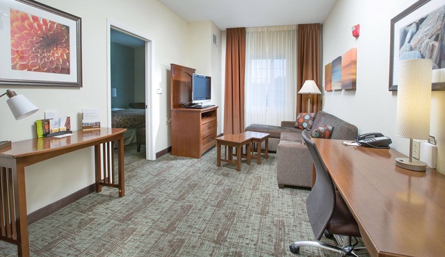 Suite with Conference Space Near Bush Field Airport | Free Daily Breakfast