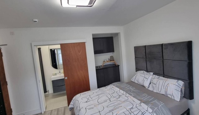 Suite with kitchenette 2