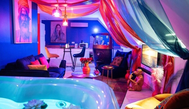 Suite with private spa and sauna